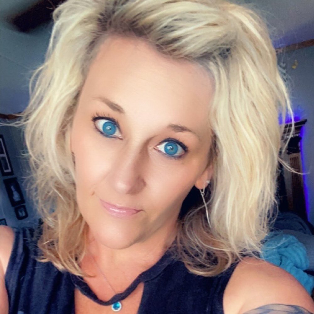 Meet your Posher, Angela